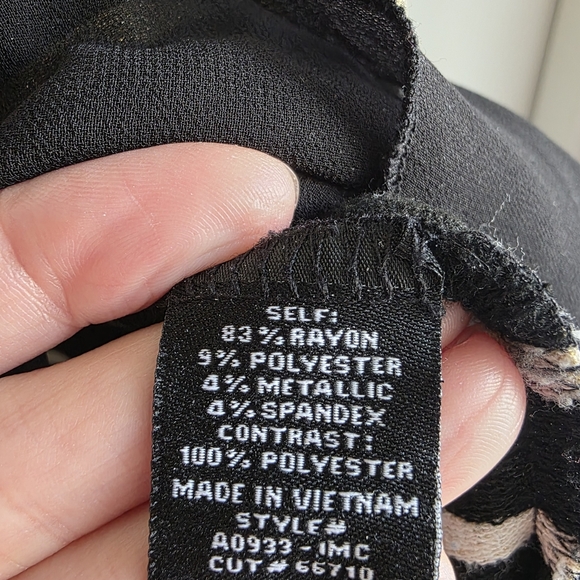 Cha Cha Vente Black and Gold Striped Top - Picture 4 of 7